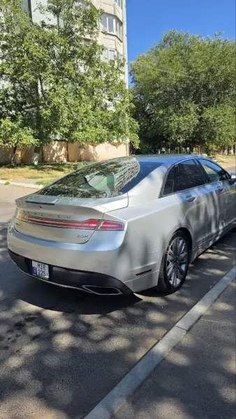 Lincoln MKZ, 2017