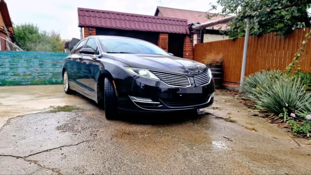Lincoln MKZ, 2013