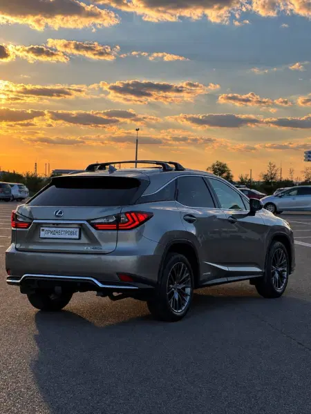 Lexus RX, 2021