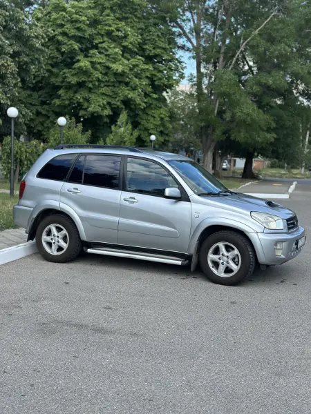 Toyota RAV4, 2002
