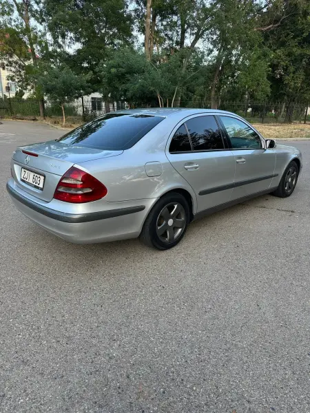 Mercedes-Benz E-Class, 2004