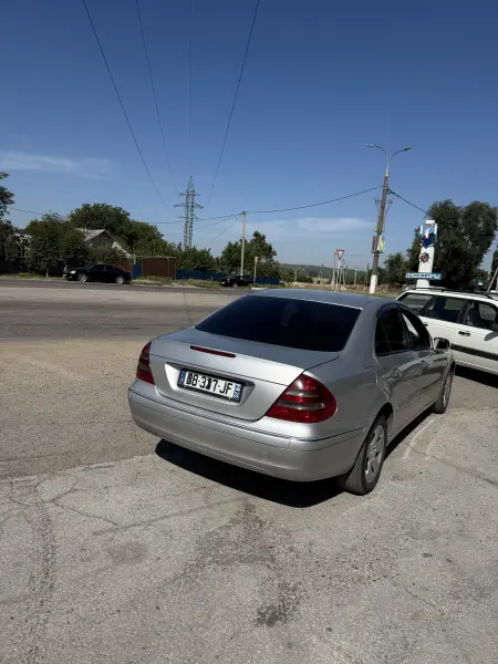 Mercedes-Benz E-Class, 2004