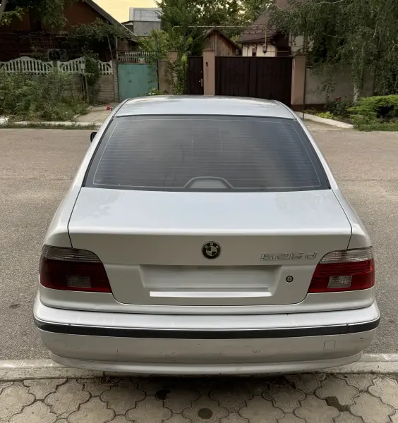 BMW 5 Series, 2001
