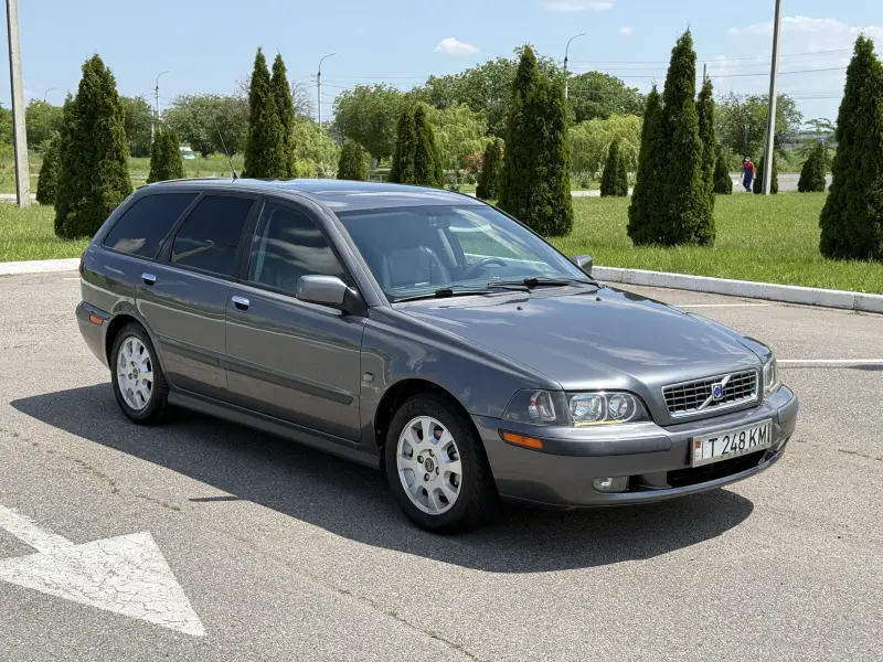 Volvo V40, 2003