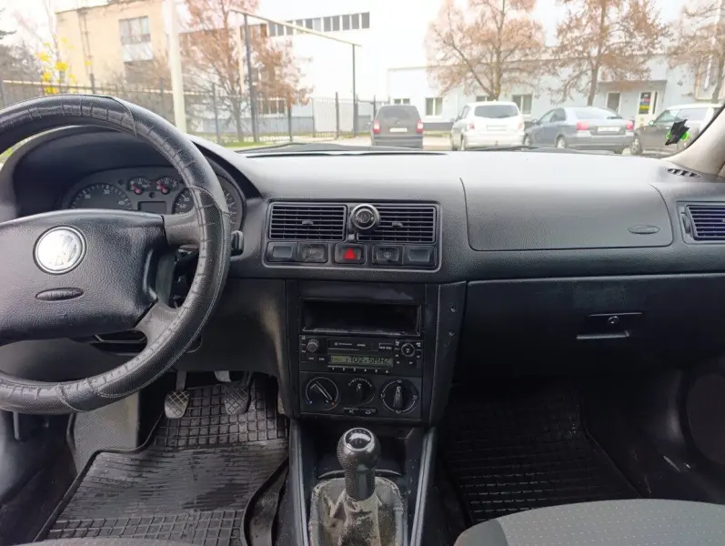 Volkswagen Golf, 2004
