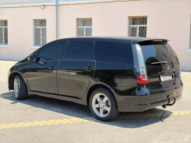 Mitsubishi Grandis, 2004