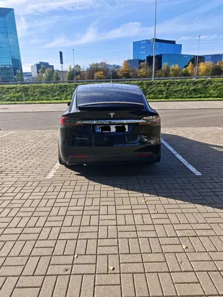 TESLA X, 2016