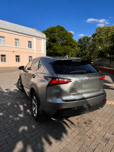 Lexus NX, 2017