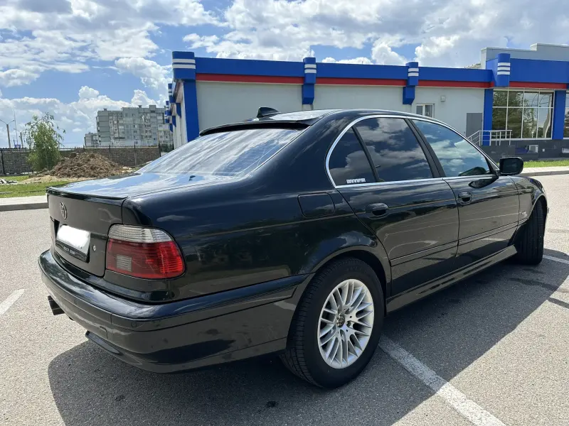 BMW 5 Series, 2001