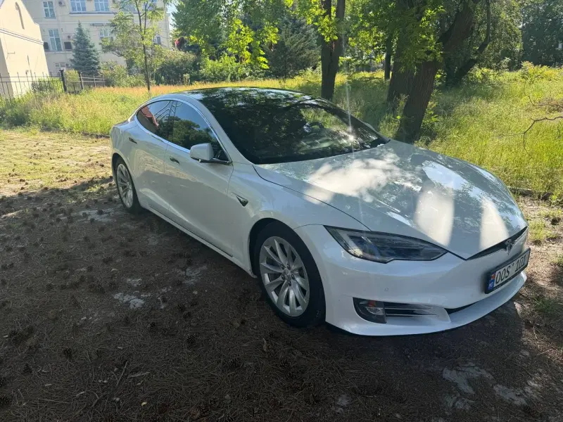 TESLA S, 2016