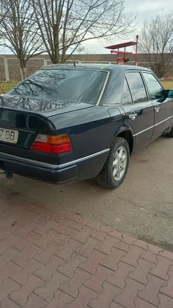 Mercedes-Benz W124, 1992