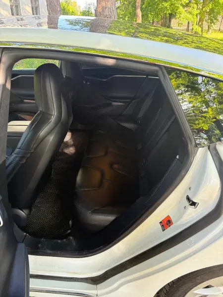 TESLA S, 2016