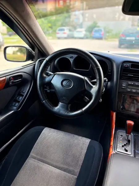 Lexus GS, 1999