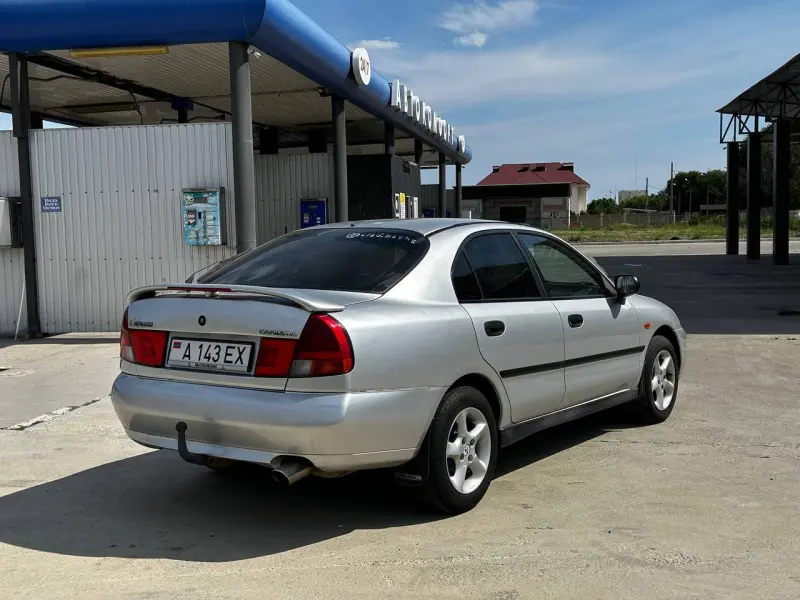 Mitsubishi Carisma, 1999
