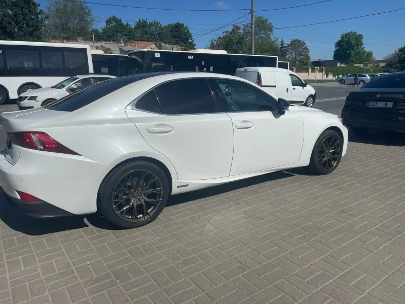 Lexus IS, 2014