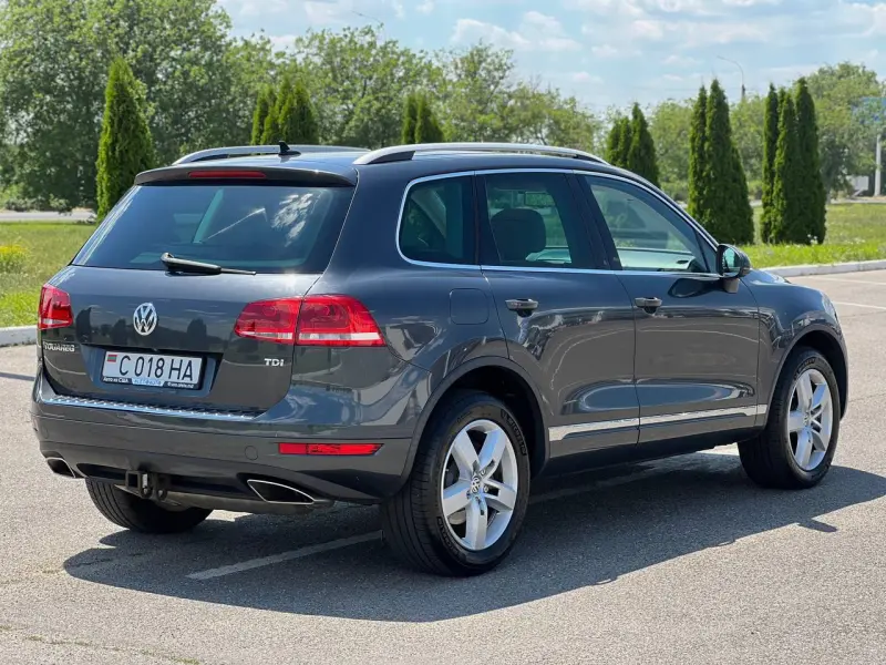Volkswagen Touareg, 2011