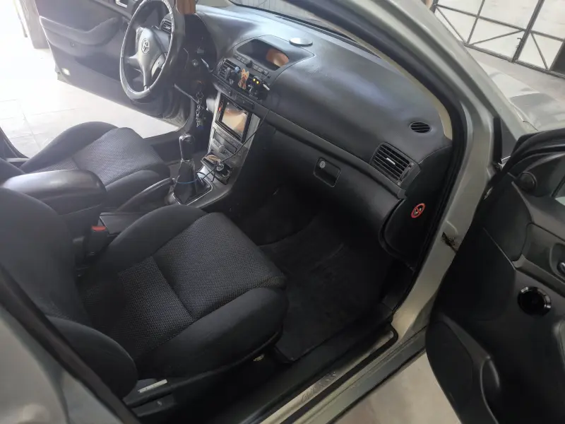Toyota Avensis, 2003
