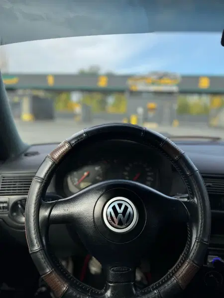 Volkswagen Golf, 1998