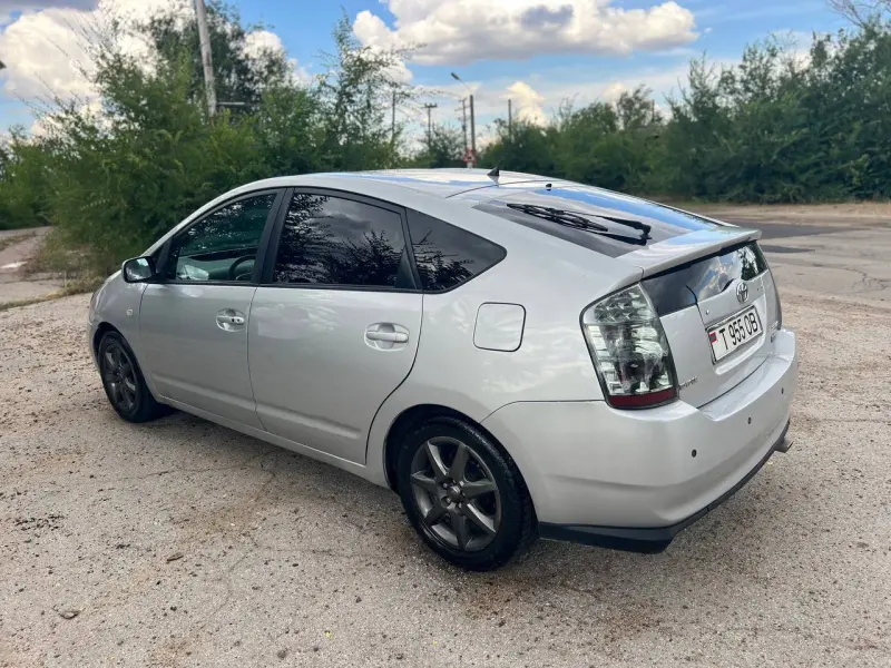 Toyota Prius, 2005