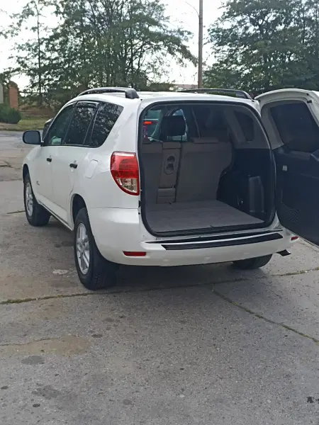 Toyota RAV4, 2006