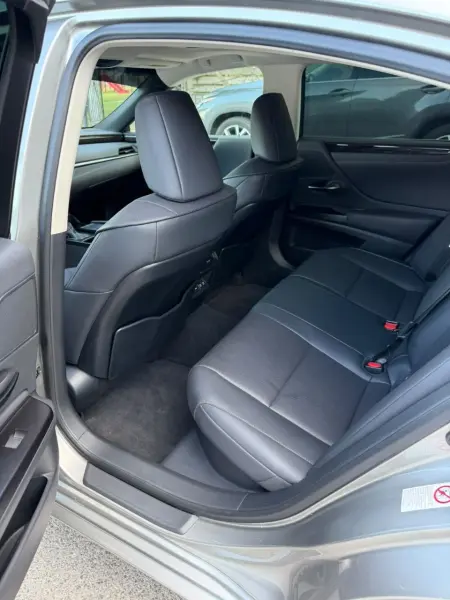 Lexus ES, 2019