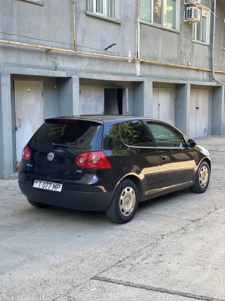 Volkswagen Golf, 2004