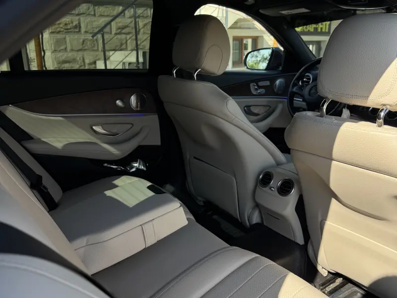 Mercedes-Benz E-Class, 2016