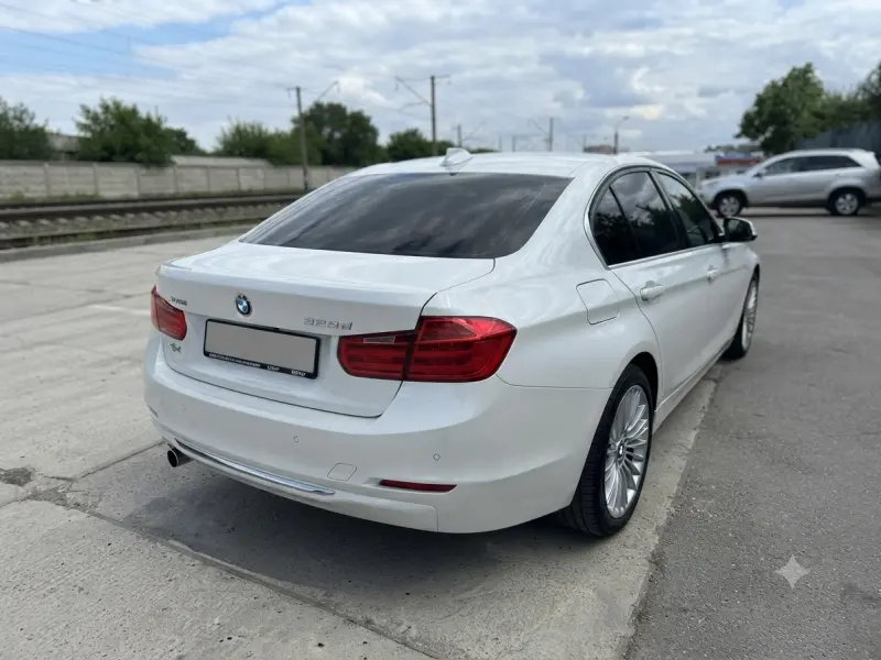 BMW 3 Series, 2013