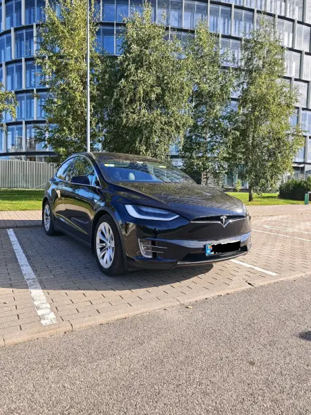 TESLA X, 2016