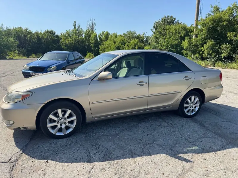 Toyota Camry, 2004