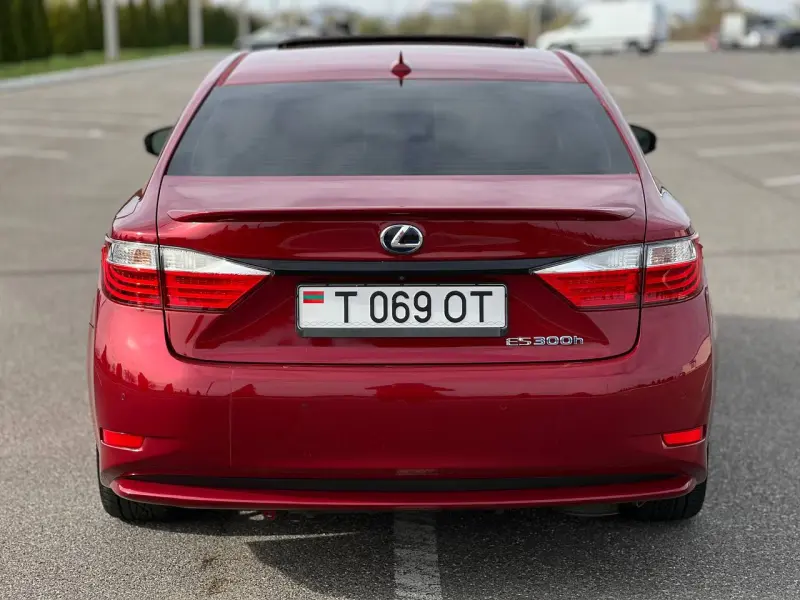 Lexus ES, 2012
