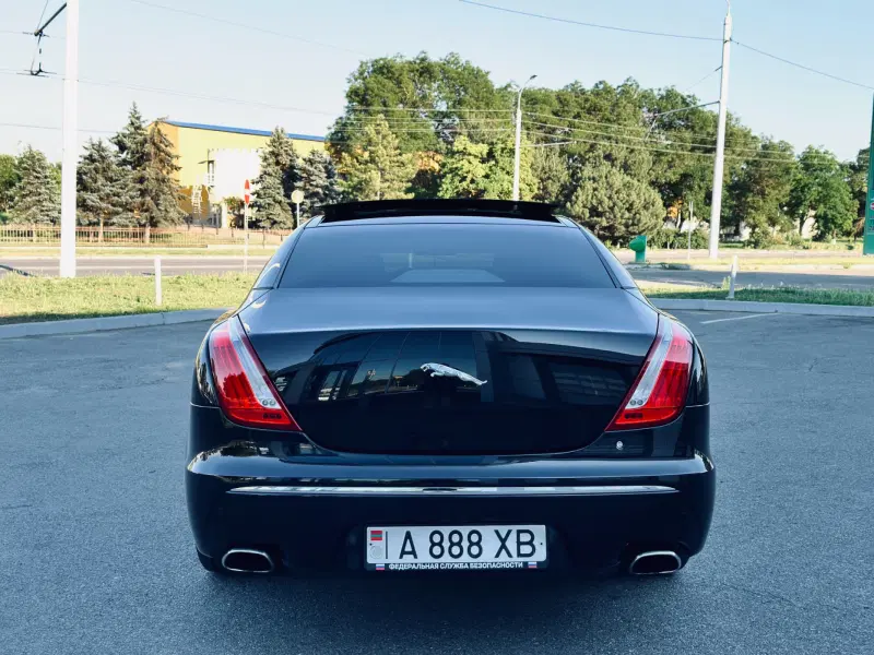Jaguar XJ, 2012