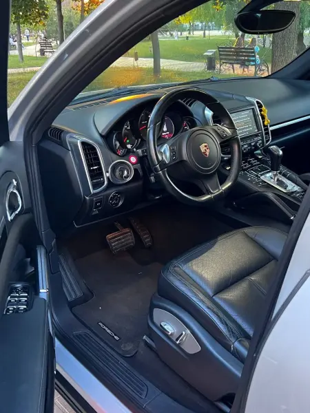 Porsche Cayenne, 2012