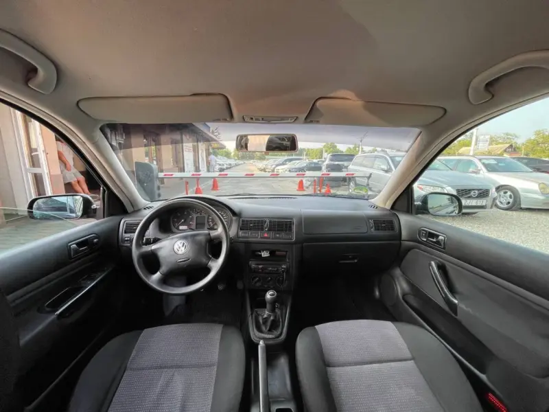 Volkswagen Golf, 2003
