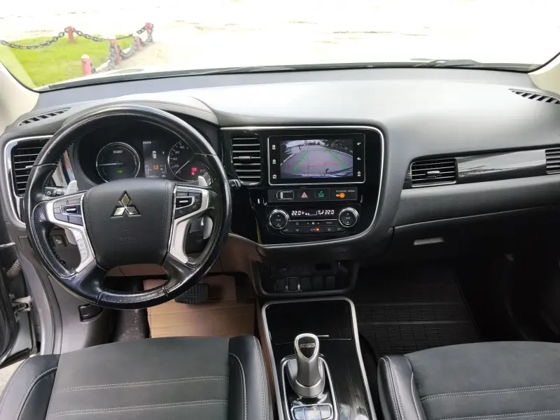 Mitsubishi Outlander, 2017