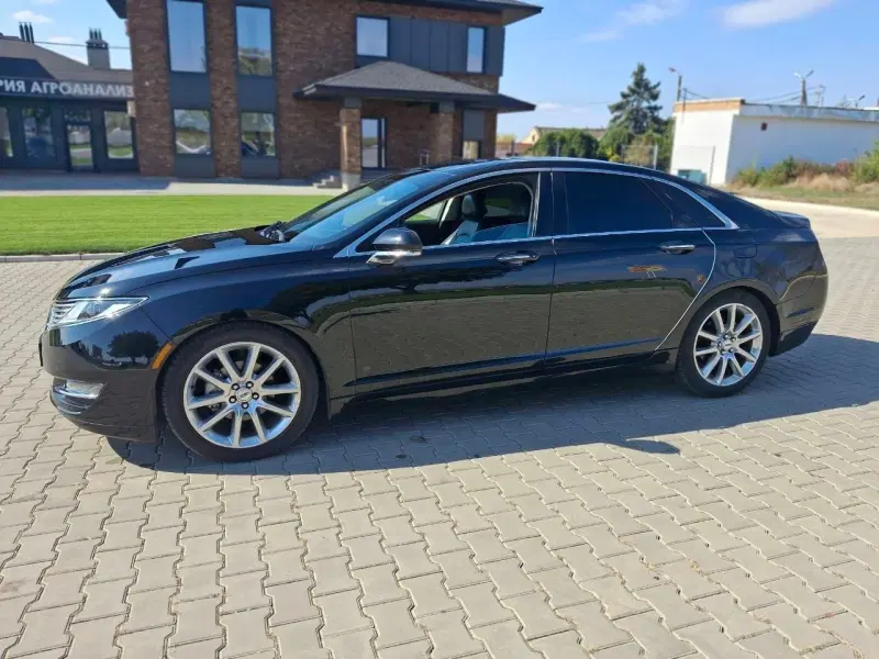 Lincoln MKZ, 2016