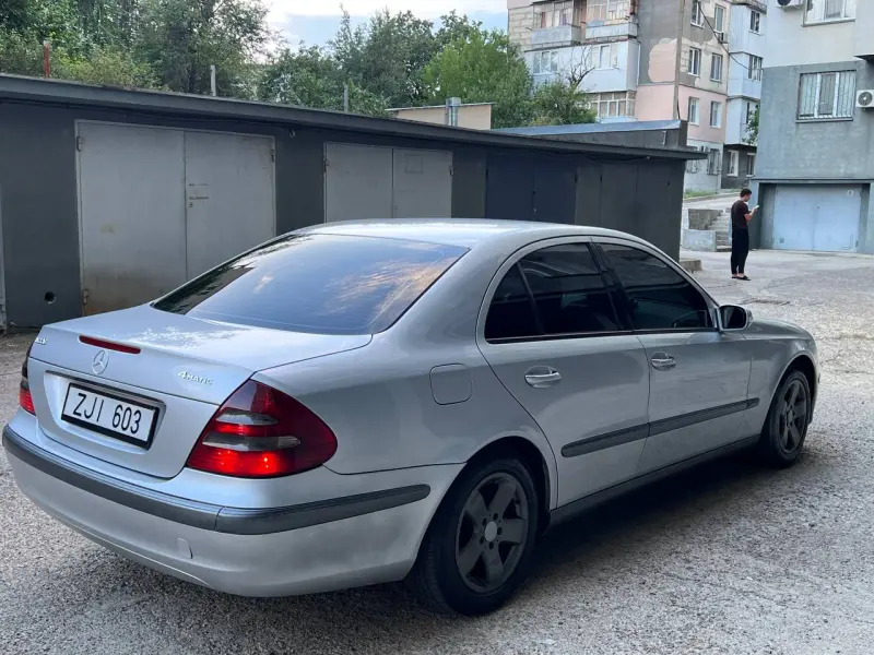 Mercedes-Benz E-Class, 2004