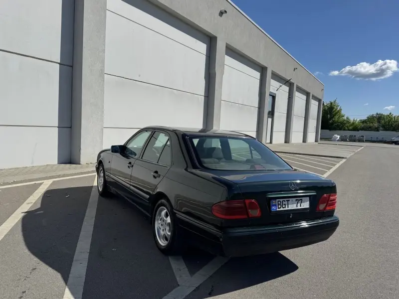 Mercedes-Benz E-Class, 1990