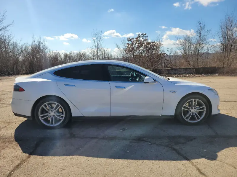 TESLA S, 2013