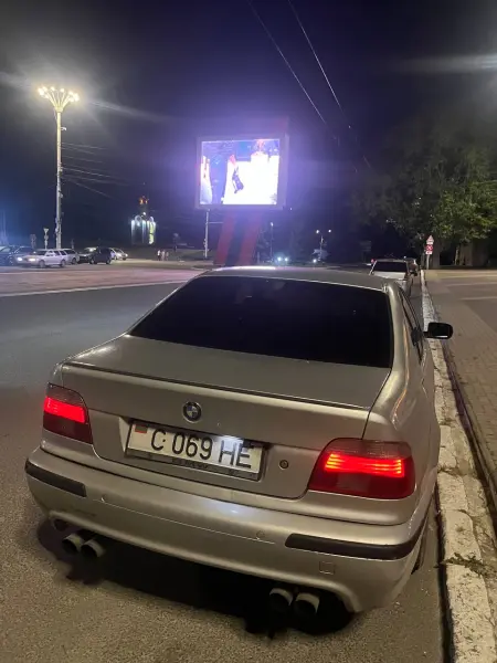 BMW 5 Series, 2000