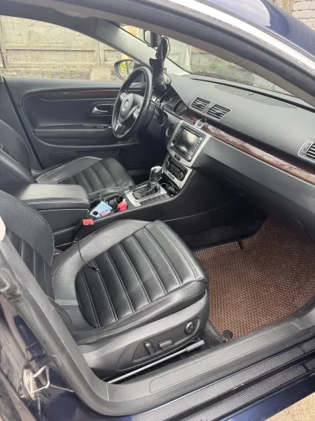 Volkswagen Passat CC, 2011