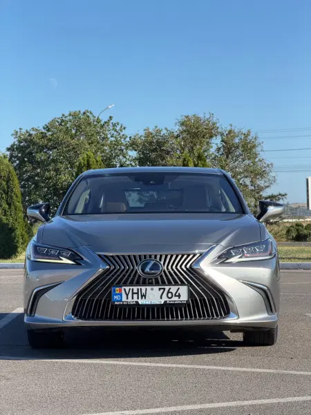 Lexus ES, 2020