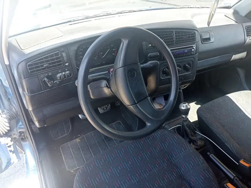 Volkswagen Golf, 1993