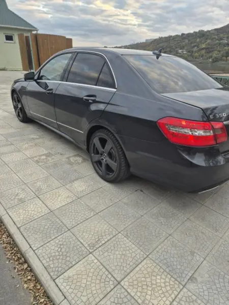 Mercedes-Benz E-Class, 2010