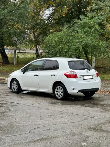 Toyota Auris, 2012