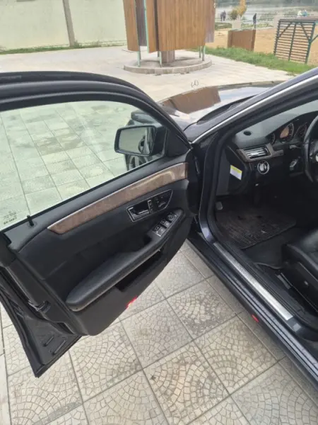 Mercedes-Benz E-Class, 2010