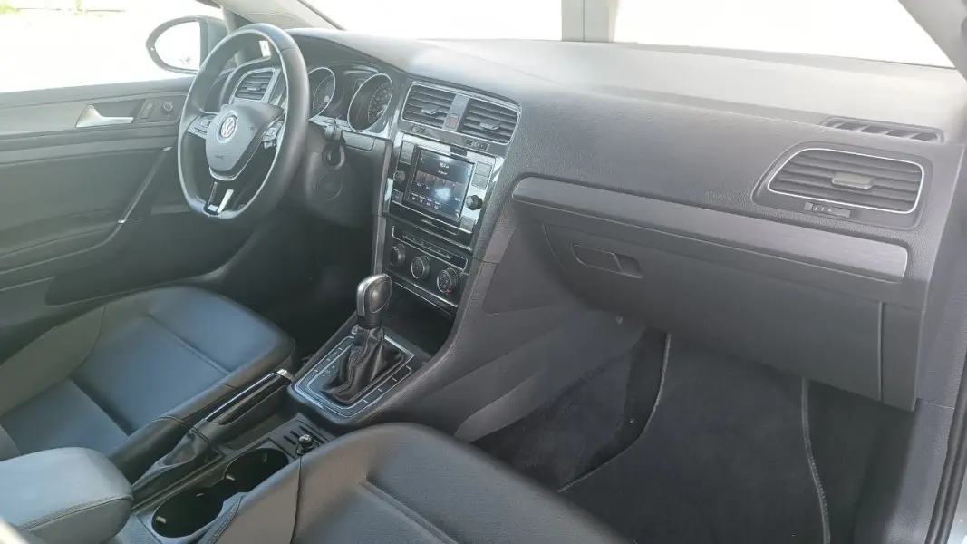 Volkswagen Golf, 2021
