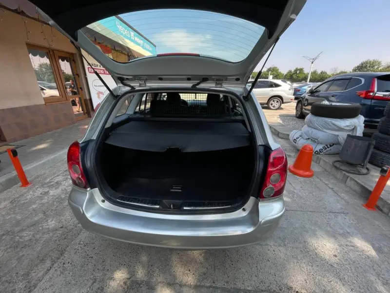 Toyota Avensis, 2008