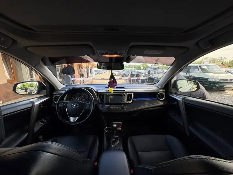 Toyota RAV4, 2015