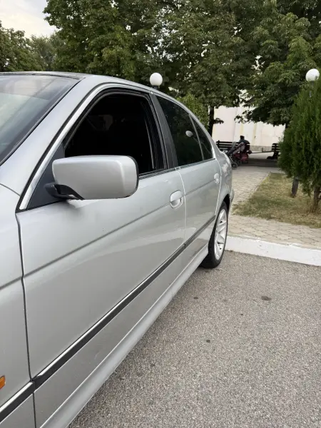 BMW 5 Series, 2001
